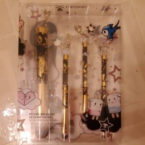 Tokidoki for Sephora Pittura 24k brush set with ch